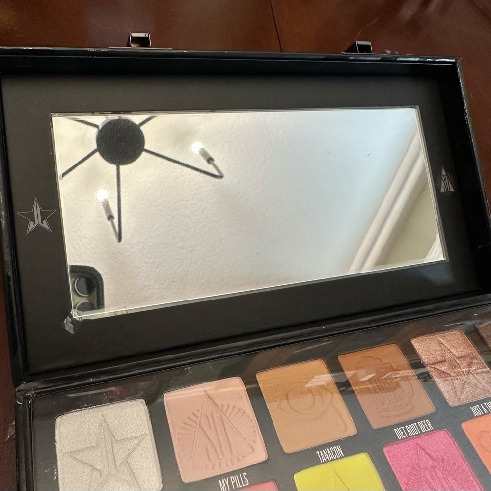 Jeffree Star Conspiracy Eyeshadow Palette Rare NWOT - Picture 5 of 8